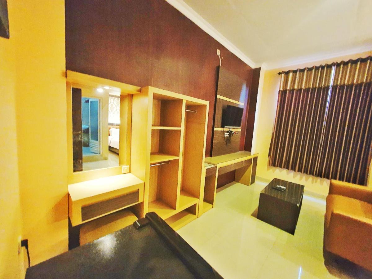 Oyo 822 Hotel Mukti Jaya Purwokerto Exterior photo